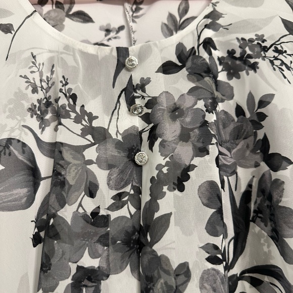 Blouse - Picture 2 of 2